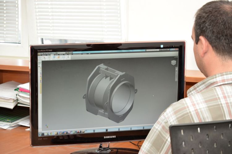 Konstruktive Auslegung eines HKS-Lateralkompensators in 3D